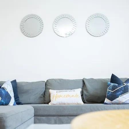 Modern Apartment- Birmingham- Broad Street & Brindley Place- 10 Min Walk From Bullring, 02 Arena, New Street Station & Grand * Birmingham