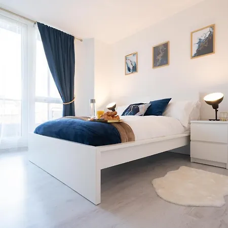 Modern Apartment- Birmingham- Broad Street & Brindley Place- 10 Min Walk From Bullring, 02 Arena, New Street Station & Grand Apartment *