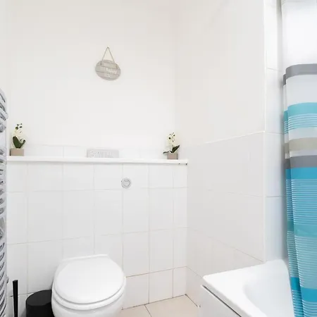 Modern Apartment- Birmingham- Broad Street & Brindley Place- 10 Min Walk From Bullring, 02 Arena, New Street Station & Grand Apartment