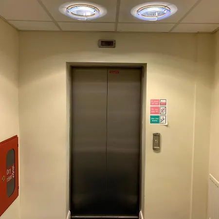 Modern Apartment- Birmingham- Broad Street & Brindley Place- 10 Min Walk From Bullring, 02 Arena, New Street Station & Grand Birmingham